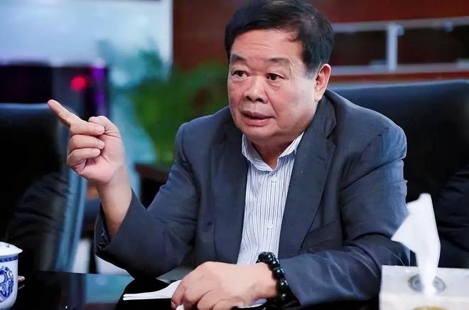 车烧死人曹德旺用四个字“回击”董明珠不藏了！公然内涵小米汽(图1)